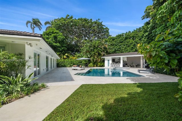 4800 Bay Point Rd, Miami, FL 33137