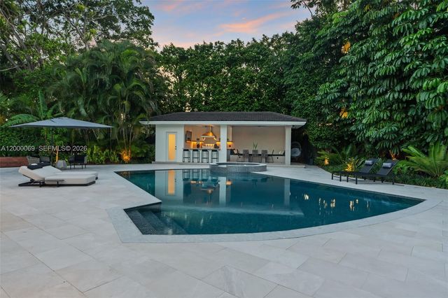 4800 Bay Point Rd, Miami, FL 33137