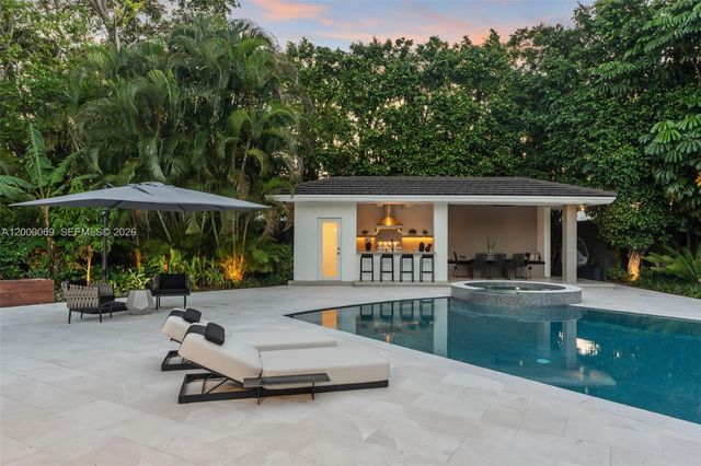 4800 Bay Point Rd, Miami, FL 33137