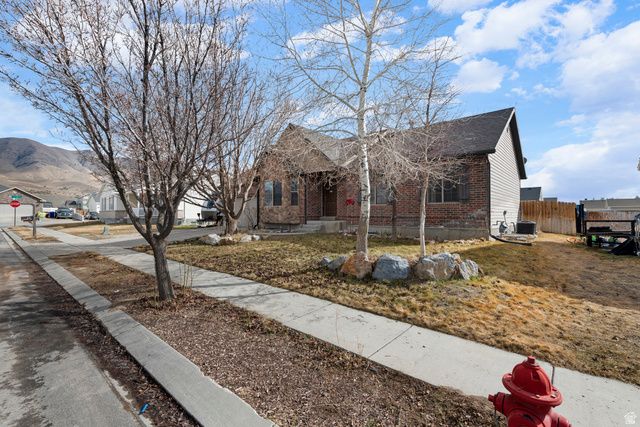 2146 E SHADOW DR, Eagle Mountain, UT 84005