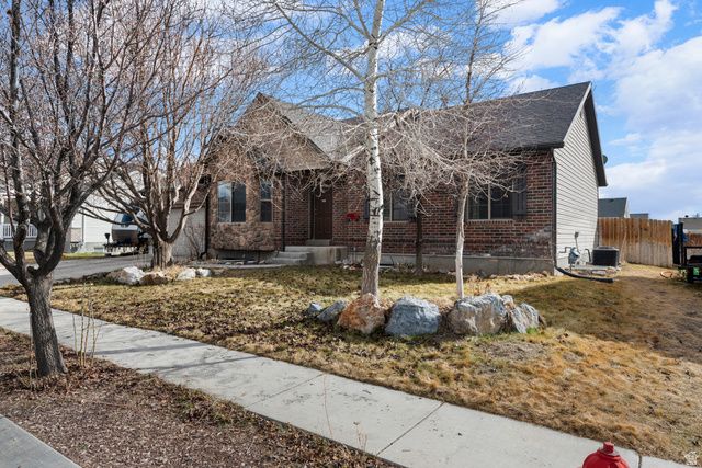 2146 E SHADOW DR, Eagle Mountain, UT 84005
