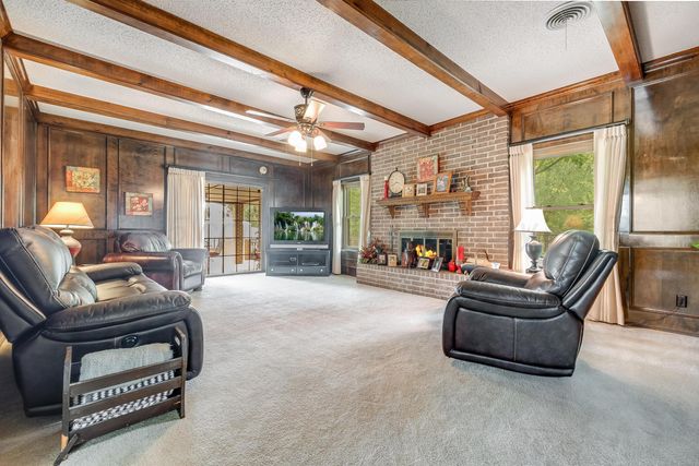 300 W 11th Street, Wheeler, TX 79096