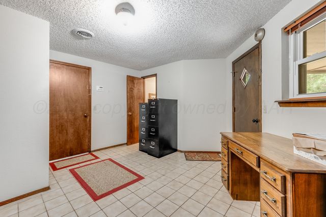 300 W 11th Street, Wheeler, TX 79096