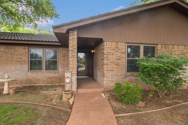 300 W 11th Street, Wheeler, TX 79096