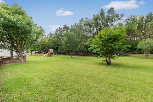 300 W 11th Street, Wheeler, TX 79096
