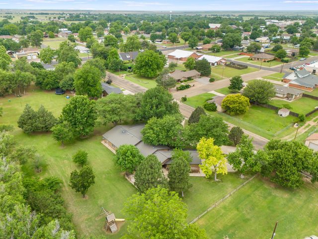 300 W 11th Street, Wheeler, TX 79096