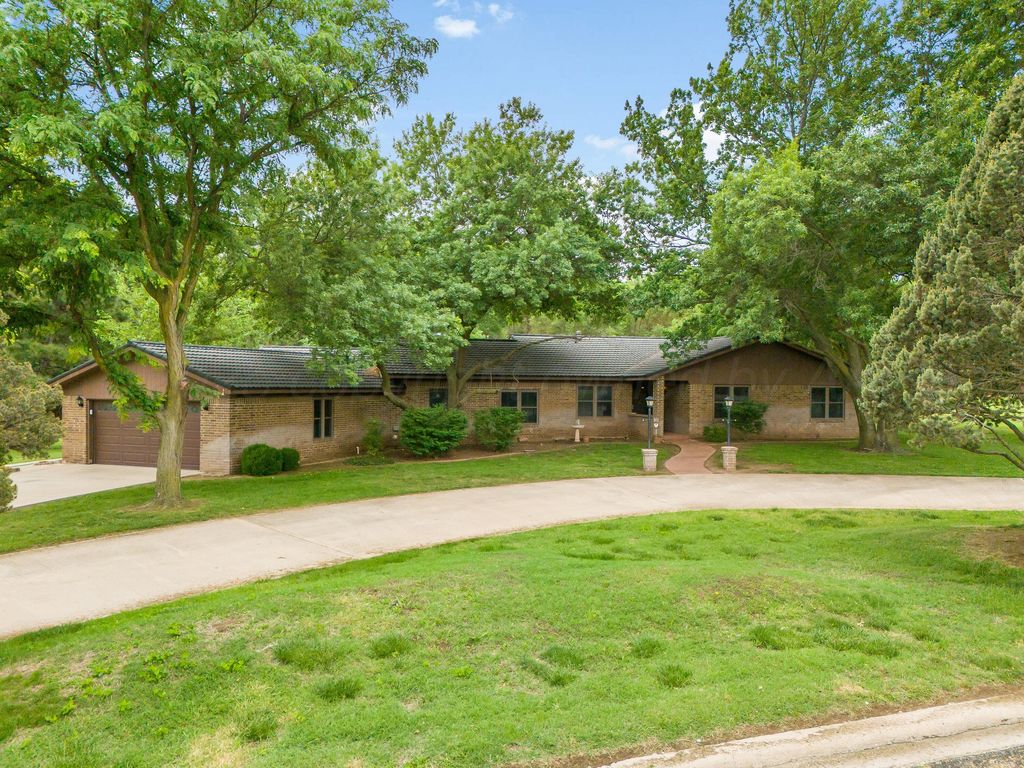 300 W 11th Street, Wheeler, TX 79096