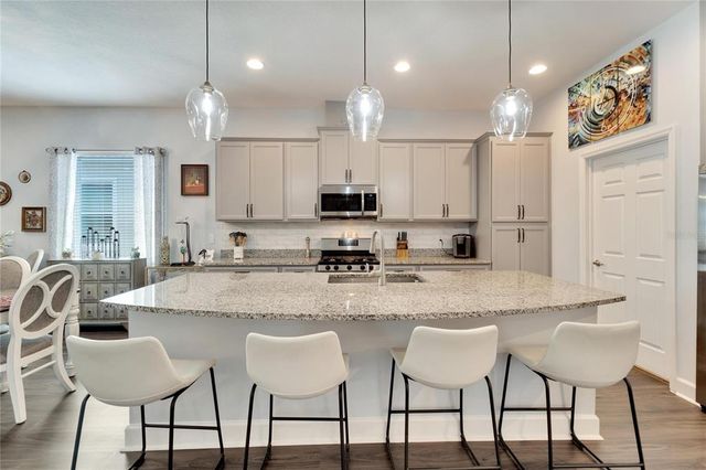 7423 SUNGOLD MEADOW COURT, Apollo Beach, FL 33572