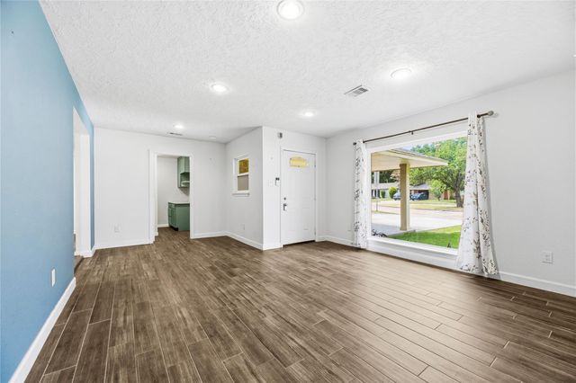 4513 W 43rd Street, Houston, TX 77092