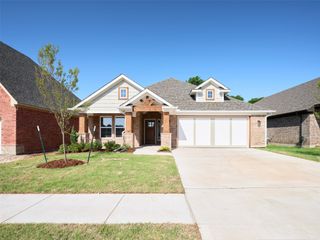 221 Carat Drive, Yukon, OK 73099