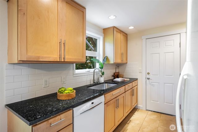 1557 NE 171st Street, Shoreline, WA 98155