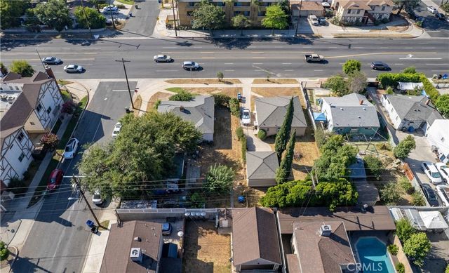 14005 Victory Boulevard, Van Nuys, CA 91401