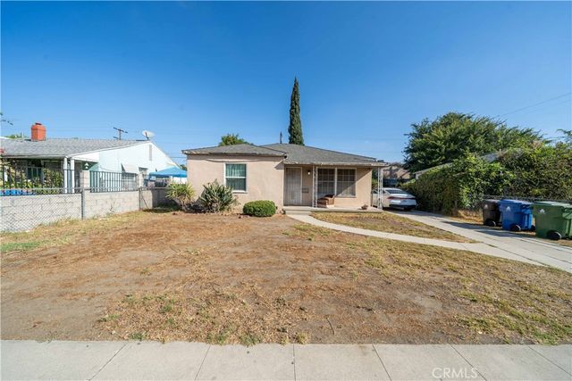 14005 Victory Boulevard, Van Nuys, CA 91401