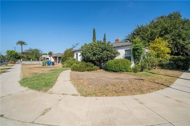 14005 Victory Boulevard, Van Nuys, CA 91401