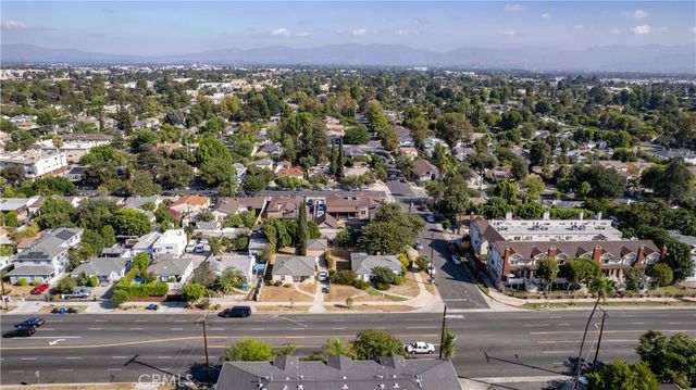 14005 Victory Boulevard, Van Nuys, CA 91401