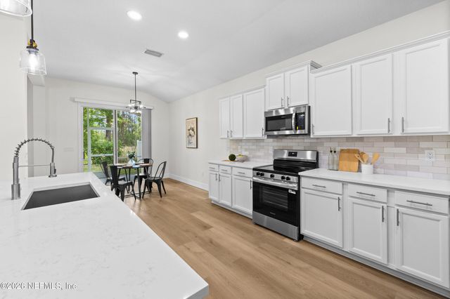 12114 JADE POINT Court, Jacksonville, FL 32218