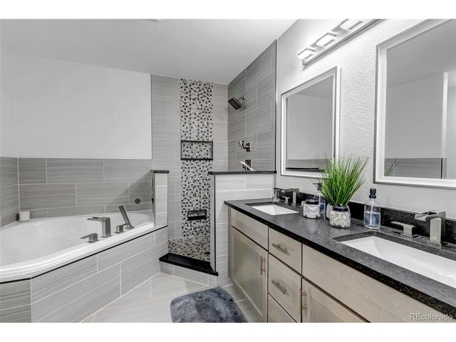 6105 Trailhead Rd, Highlands Ranch, CO 80130