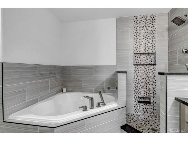 6105 Trailhead Rd, Highlands Ranch, CO 80130