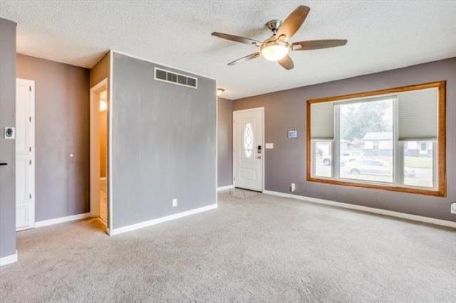 10 Argon Dr, Goddard, KS 67052