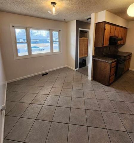 10 Argon Dr, Goddard, KS 67052