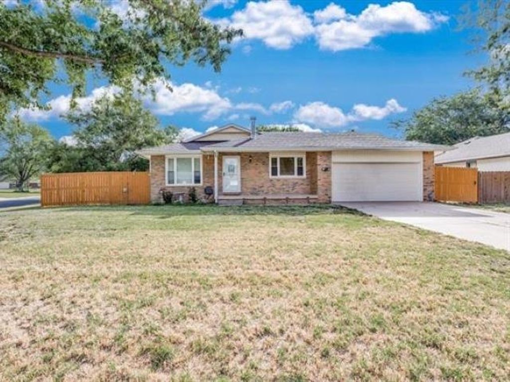 10 Argon Dr, Goddard, KS 67052