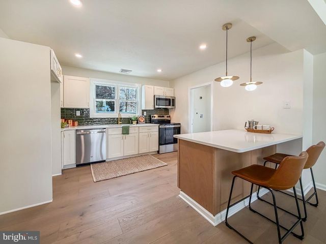 101 WALNUT LN, Yardley, PA 19067