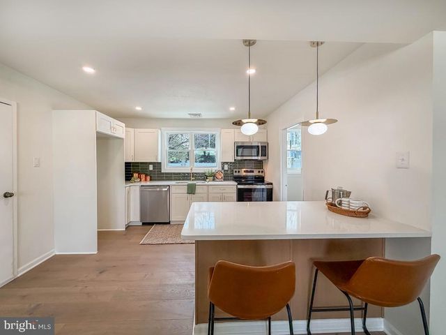 101 WALNUT LN, Yardley, PA 19067