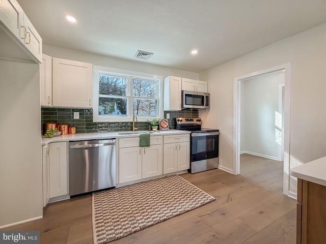 101 WALNUT LN, Yardley, PA 19067