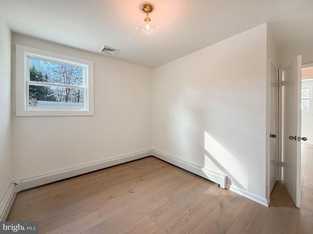 101 WALNUT LN, Yardley, PA 19067