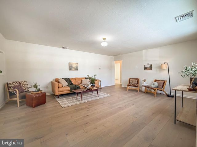 101 WALNUT LN, Yardley, PA 19067