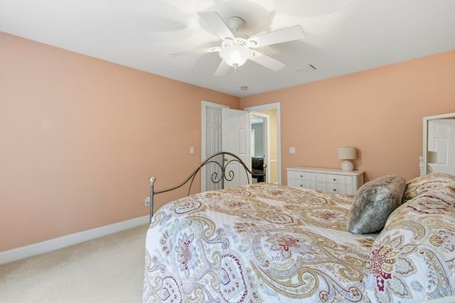 8 Iroquois Ln, Wilbraham, MA 01095