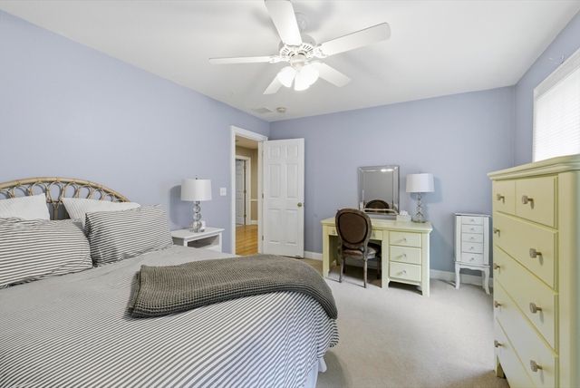 8 Iroquois Ln, Wilbraham, MA 01095