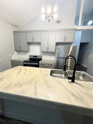 2310 12th Avenue 2, La Marque, TX 77568