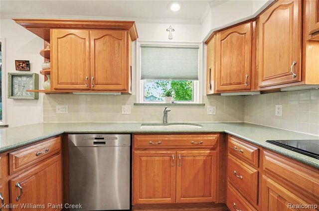 1437 Blairmoor Court, Grosse Pointe, MI 48236
