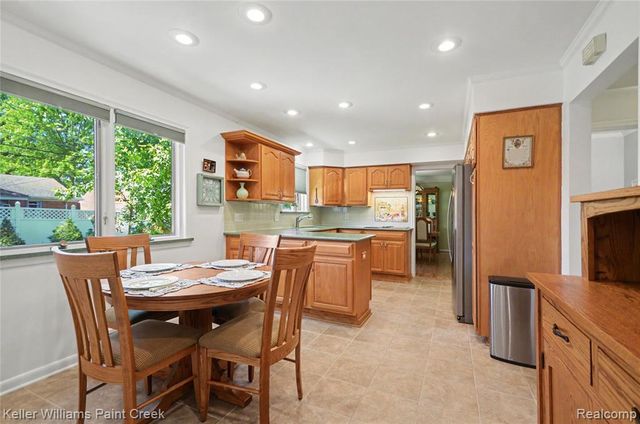 1437 Blairmoor Court, Grosse Pointe, MI 48236