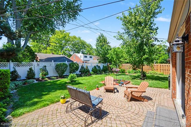 1437 Blairmoor Court, Grosse Pointe, MI 48236