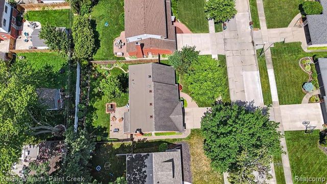 1437 Blairmoor Court, Grosse Pointe, MI 48236