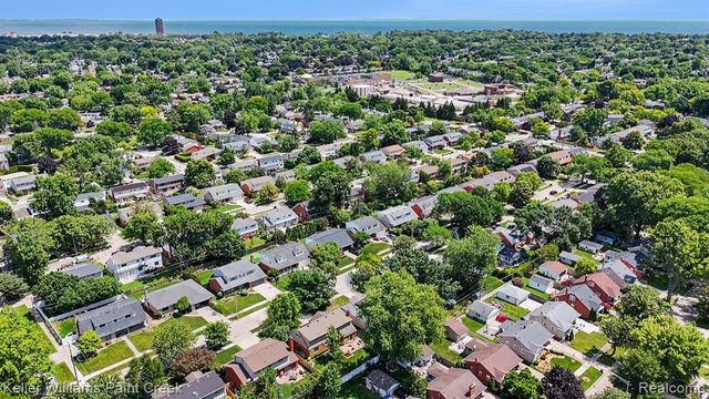 1437 Blairmoor Court, Grosse Pointe, MI 48236