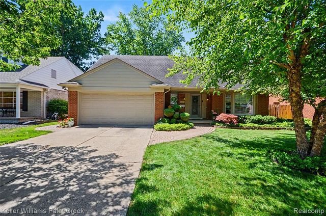 1437 Blairmoor Court, Grosse Pointe, MI 48236