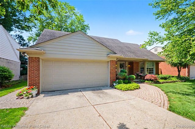 1437 Blairmoor Court, Grosse Pointe, MI 48236