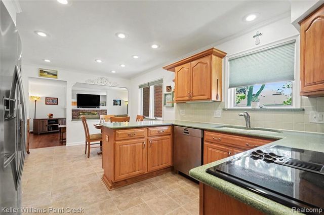 1437 Blairmoor Court, Grosse Pointe, MI 48236