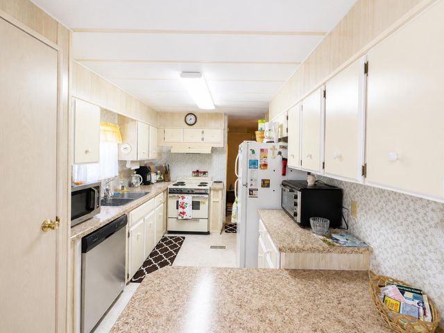 4 Del Sol, Port St. Lucie, FL 34952