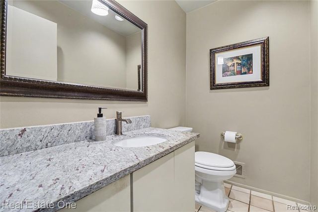 4150 Saddle Lane, West Bloomfield, MI 48322