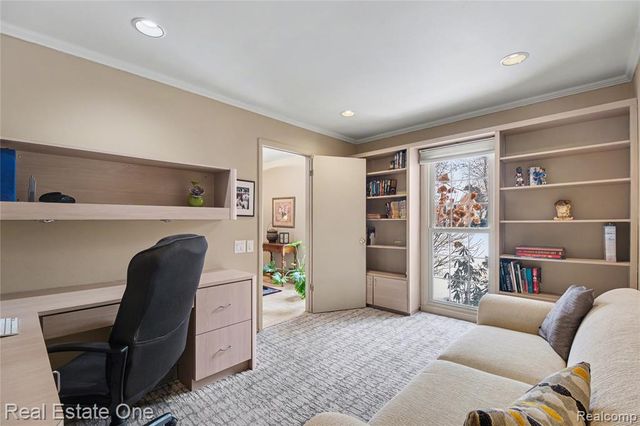 4150 Saddle Lane, West Bloomfield, MI 48322