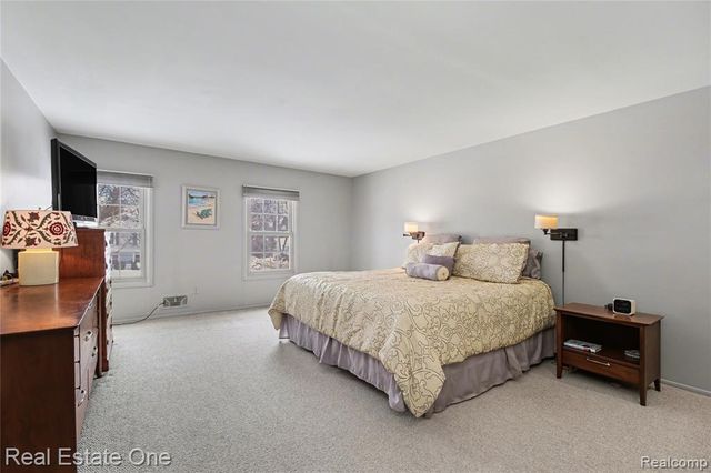 4150 Saddle Lane, West Bloomfield, MI 48322