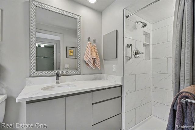 4150 Saddle Lane, West Bloomfield, MI 48322