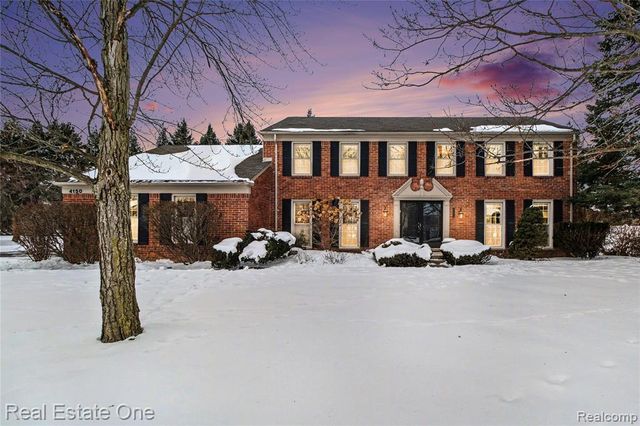 4150 Saddle Lane, West Bloomfield, MI 48322