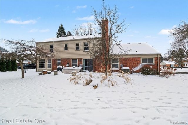 4150 Saddle Lane, West Bloomfield, MI 48322