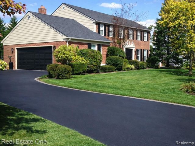 4150 Saddle Lane, West Bloomfield, MI 48322