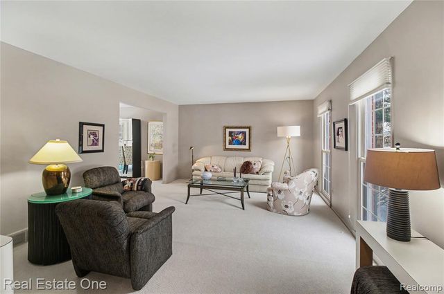 4150 Saddle Lane, West Bloomfield, MI 48322